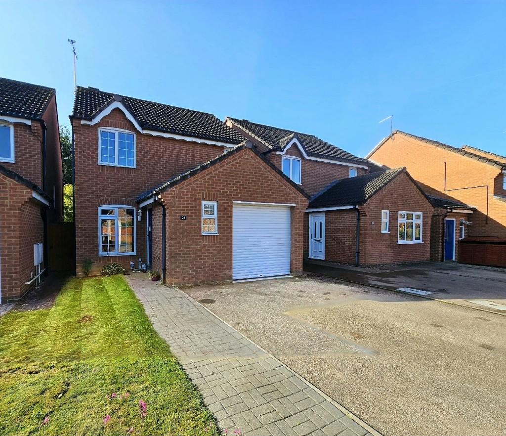 Castle Mount, Brackley 3 bed detached house for sale £367,500