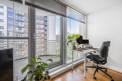 1 bedroom flat for sale, Switch House, 4 Blackwall Way, London