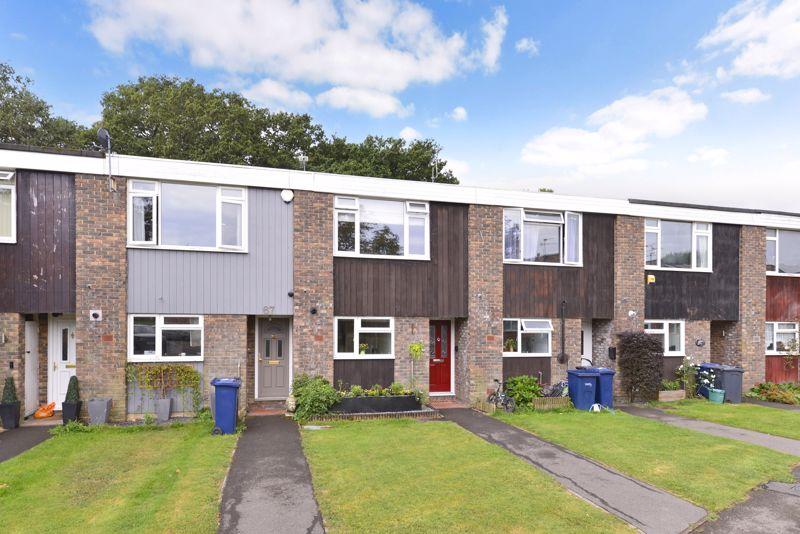 Cranleigh 2 bed terraced house for sale £325,000