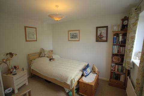 32 Bishops Drive, Langport, TA10 9HW