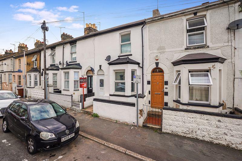 Shakespeare Road, Gillingham 3 bed terraced house £260,000