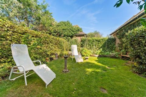 20 Willifield Way, London, NW11 7XT