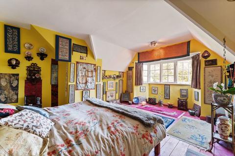 20 Willifield Way, London, NW11 7XT