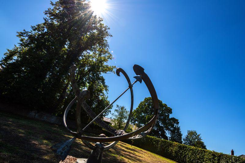 Decorative sun dial