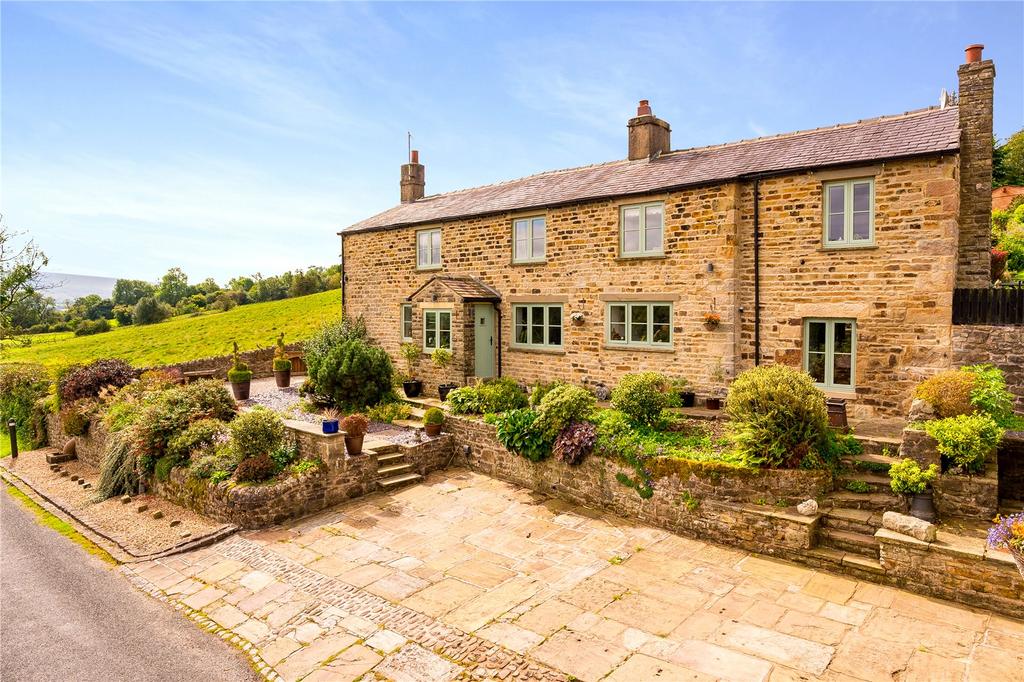 Holden, Bolton By Bowland, Clitheroe... 4 bed equestrian property £