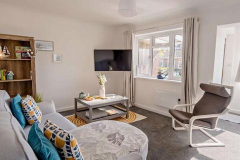 2 bedroom bungalow to rent, Ashey Road, Ryde