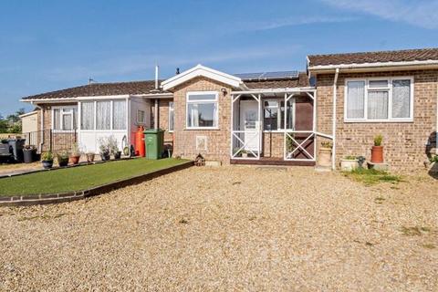 2 bedroom bungalow to rent, Ashey Road, Ryde