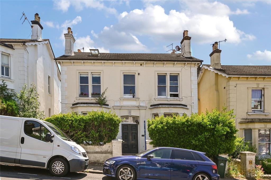 Springfield Road, Brighton, East Sussex, BN1 2 bed apartment for sale