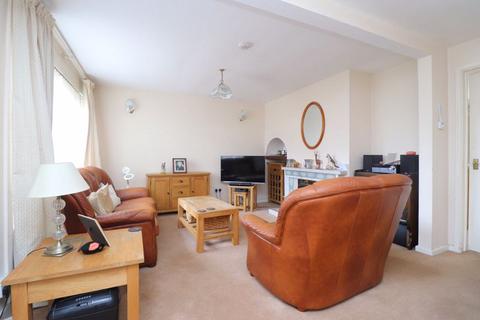 3 Barrington Drive, Hucclecote, Gloucester, GL3 3BS