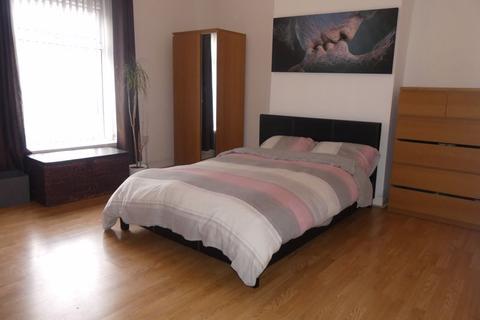 169 Ripponden Road, Oldham, OL1 4HP