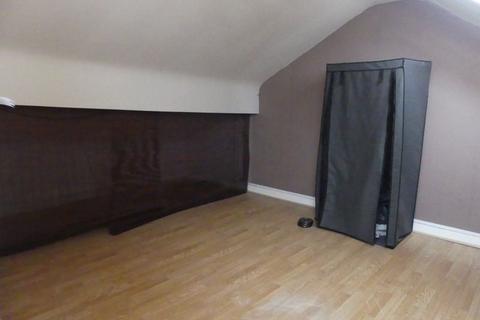 169 Ripponden Road, Oldham, OL1 4HP