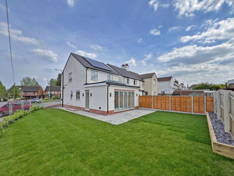 Aldersley Road, ALDERSLEY 3 bed detached house for sale £330,000