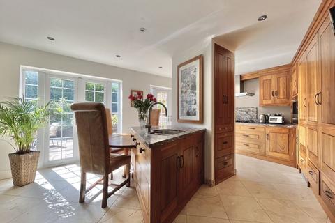 4 bedroom detached house for sale - High spec, 2000+ sq ft, Abergavenny