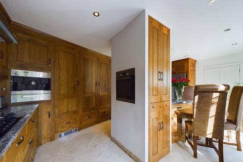 4 bedroom detached house for sale, High spec, 2000+ sq ft, Abergavenny