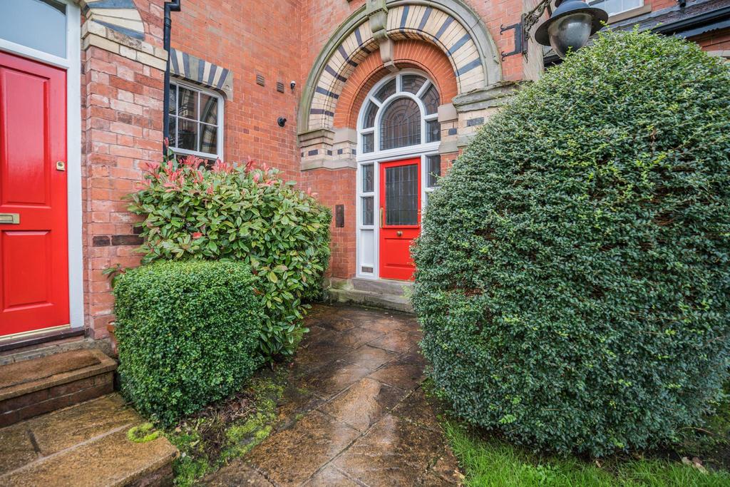 The Towers, Pavilion Way, Macclesfield, SK10 3LT 2 bed flat for sale