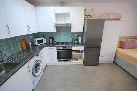 Studio to rent, ST JAMES GARDENS, WEMBLEY, MIDDLESEX, HA0 4LJ