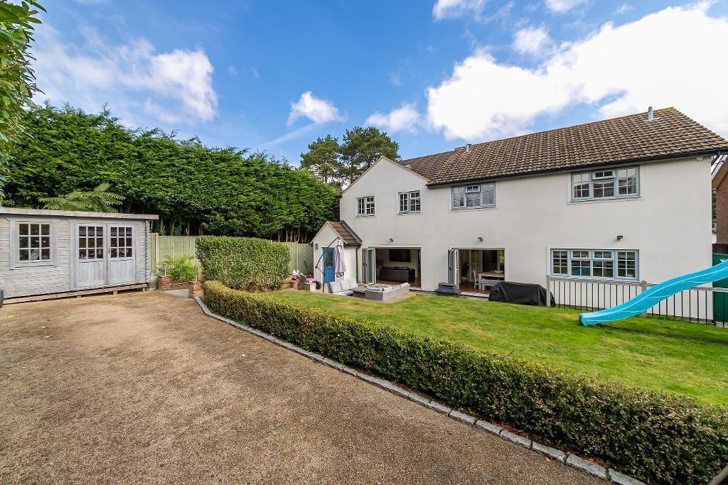 Street, Maulden, Bedfordshire, MK45 2DD 5 bed detached house for