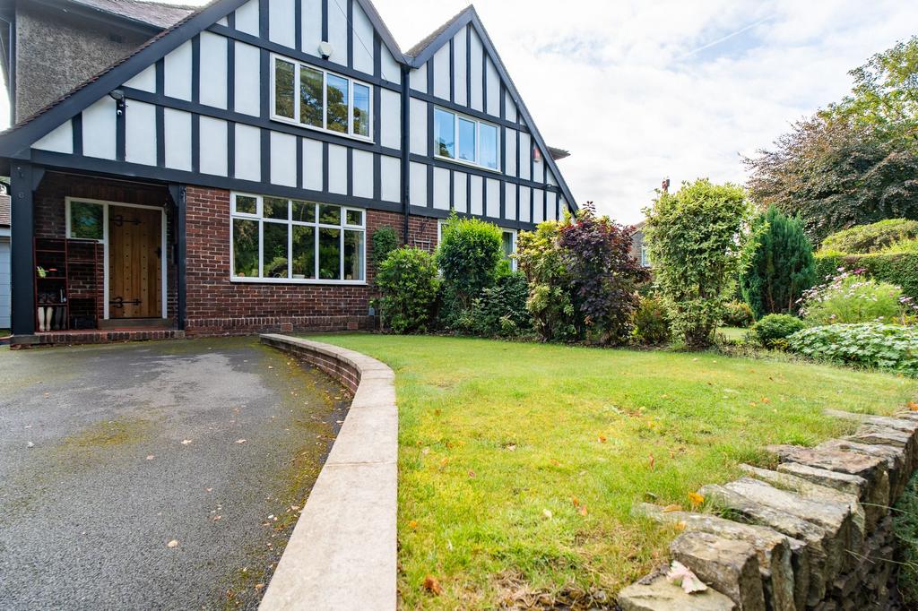 Broomfield Road, Fixby, HD2 4 bed semidetached house for sale £380,000