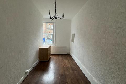 2 bedroom flat to rent - Harrow