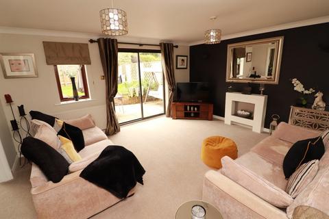 10 Gifford Close, Rangeworthy, Bristol, BS37 7QU