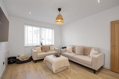 5 Beatty Place, Dunfermline, KY12 0BE