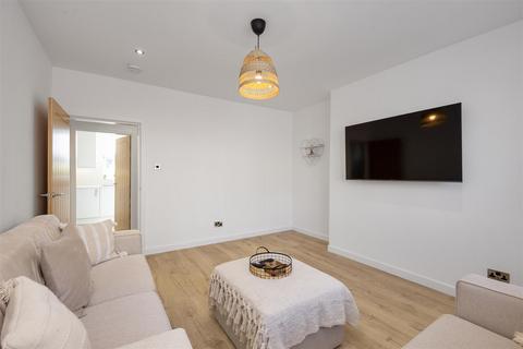 5 Beatty Place, Dunfermline, KY12 0BE