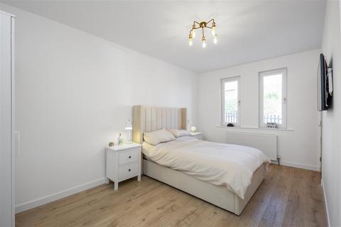 5 Beatty Place, Dunfermline, KY12 0BE