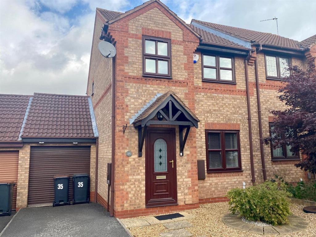 Gold Close, Maple Park, Nuneaton 3 bed detached house £900 pcm (£208 pw)