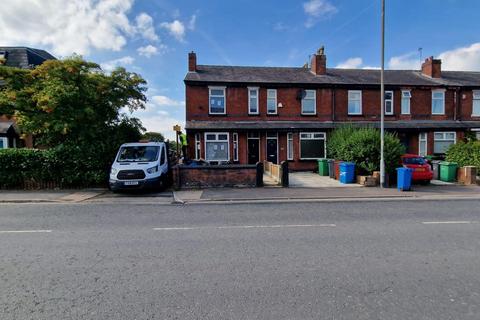 4 bedroom end of terrace house to rent, Broom Lane, Manchester