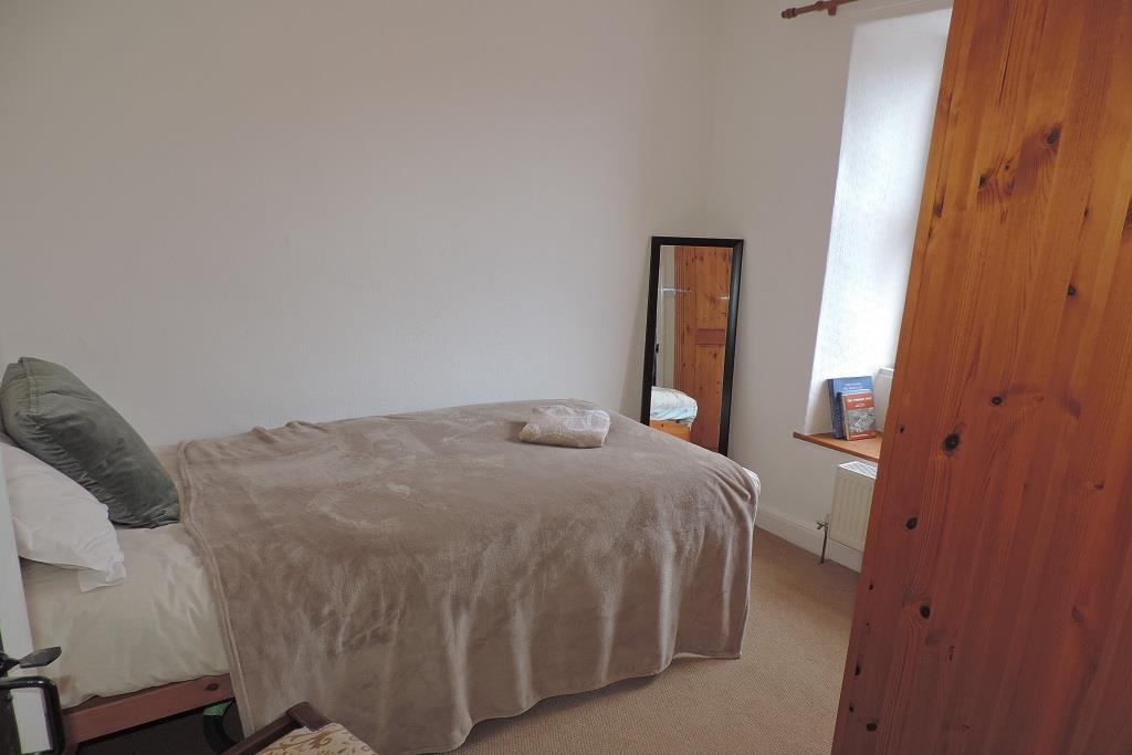 Back bedroom.jpg