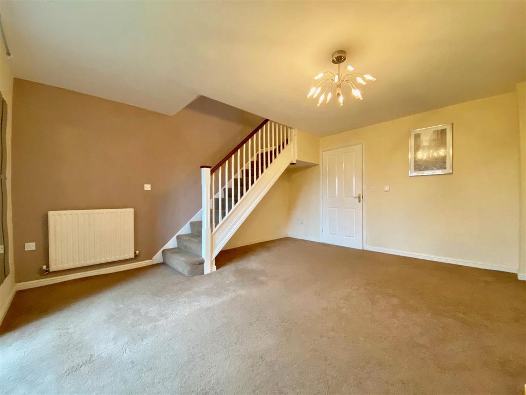 Chapel Drive, Delves Lane, Consett 2 bed terraced house £650 pcm (£