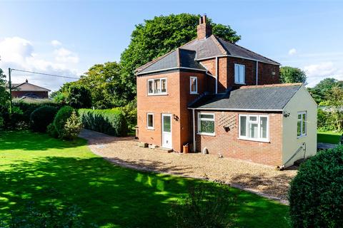 4 bedroom detached house for sale, North Leys Road, Hollym
