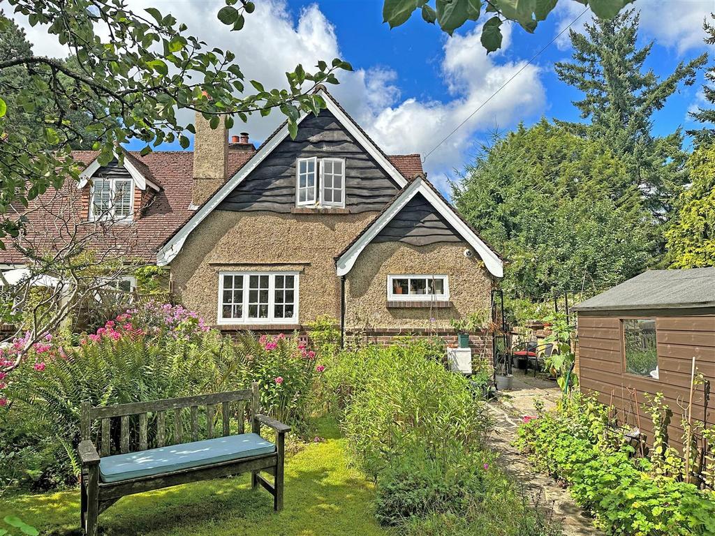 Reigate Heath, Reigate 2 bed end of terrace house £750,000