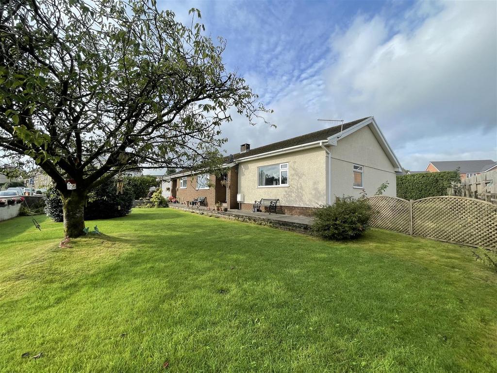 Five Roads, Llanelli 3 bed detached bungalow for sale £325,000