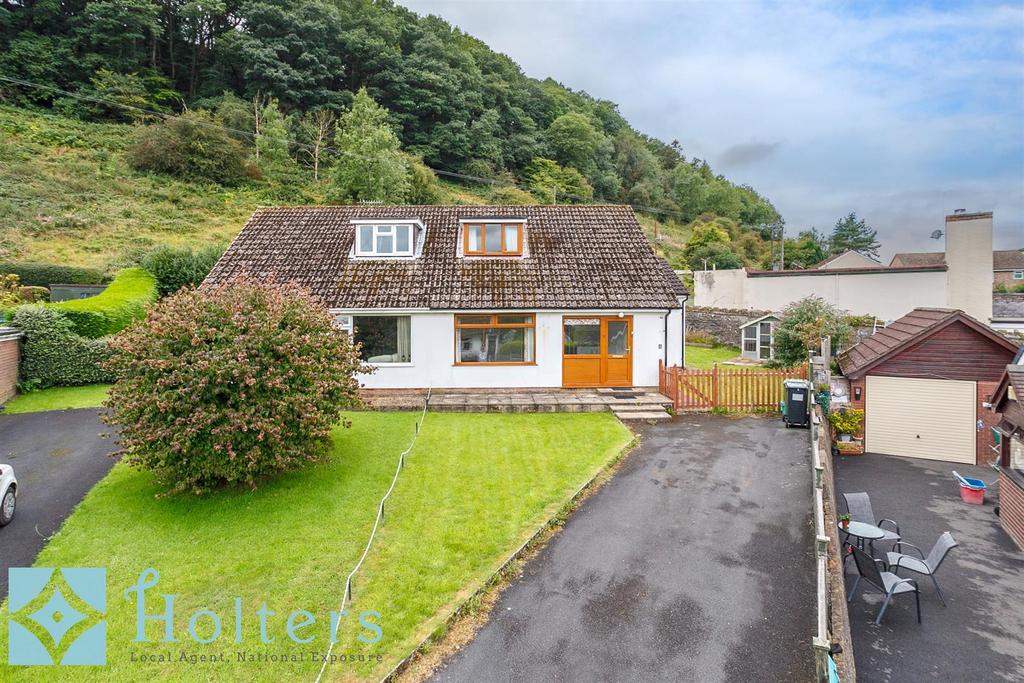 Underhill Crescent, Knighton 3 bed semidetached house for sale £229,950