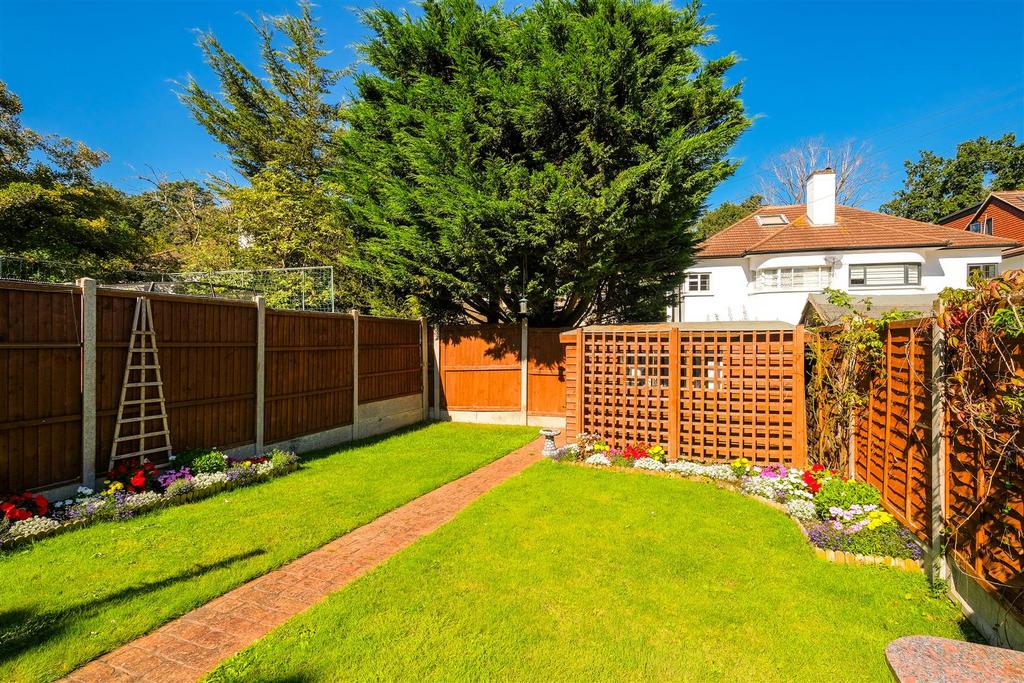 11, Lodge Villas Woodford Green-25.jpg