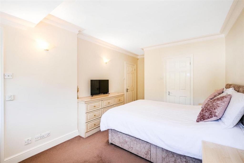 11, Lodge Villas Woodford Green-10.jpg