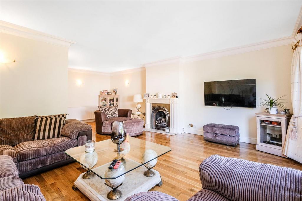 11, Lodge Villas Woodford Green-19.jpg