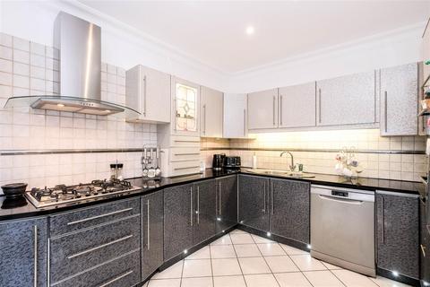 11 Lodge Villas, Woodford Green, IG8 9DR