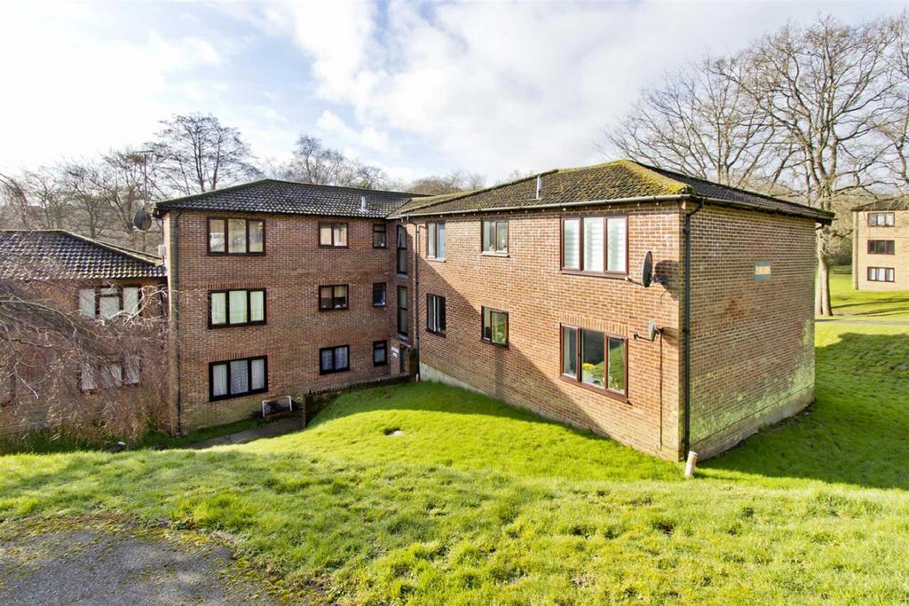Hilders Farm Close, Crowborough 1 bed apartment for sale £175,000
