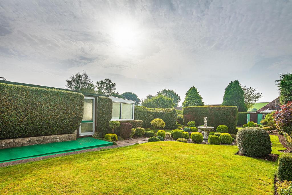 Garden and back of garage