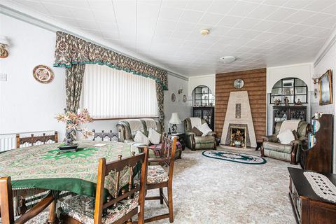17 Blackbrook Drive, Sheffield, S10 4LS