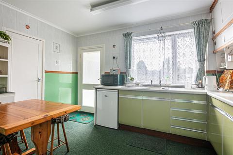 17 Blackbrook Drive, Sheffield, S10 4LS