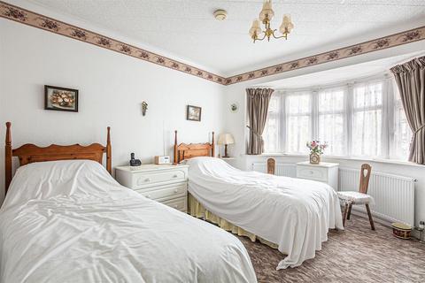 17 Blackbrook Drive, Sheffield, S10 4LS