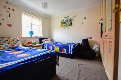 21 Allens Mead, Gravesend, DA12 2JA
