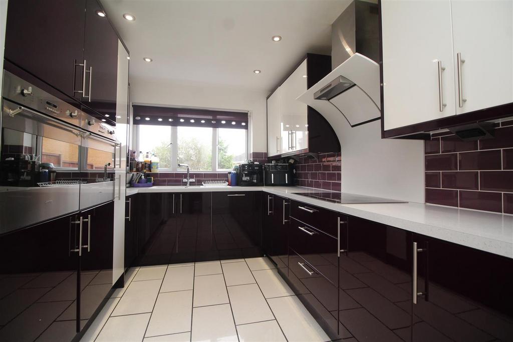 Park Farm Way, Peterborough 4 bed detached house for sale £375,000