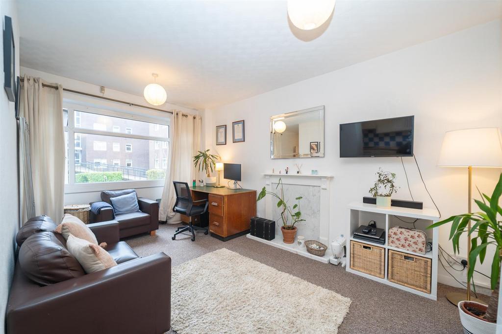 The Beeches, West Didsbury 1 bed flat £170,000