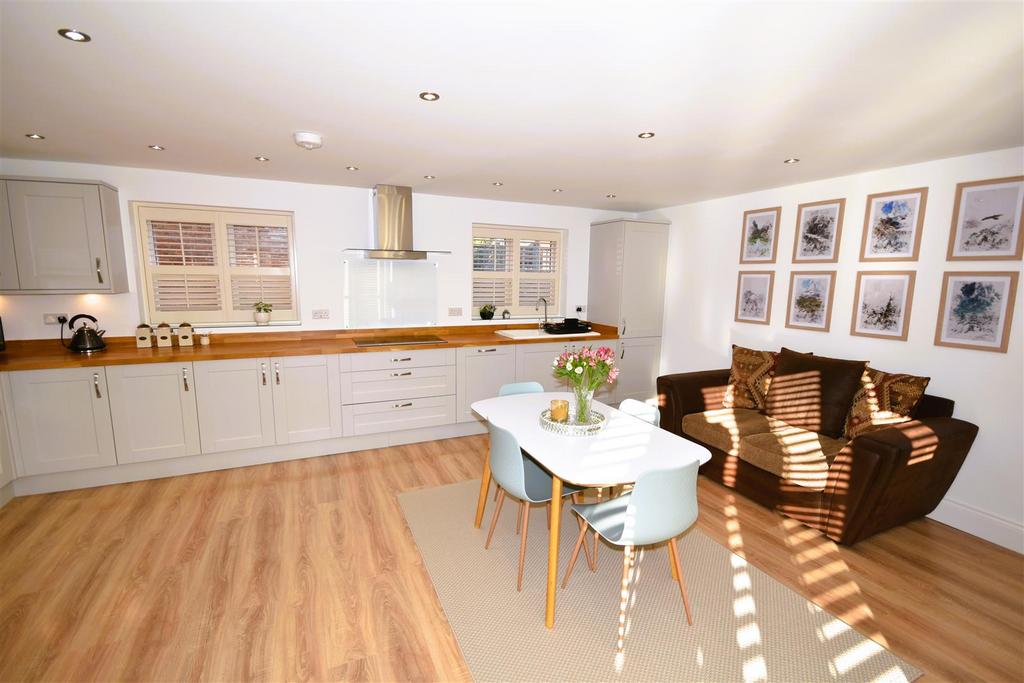 Chapel Farm Close, Elston, Newark 4 bed detached house for sale £540,000