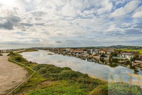 2 bedroom flat for sale - West Beach, Shoreham-By-Sea
