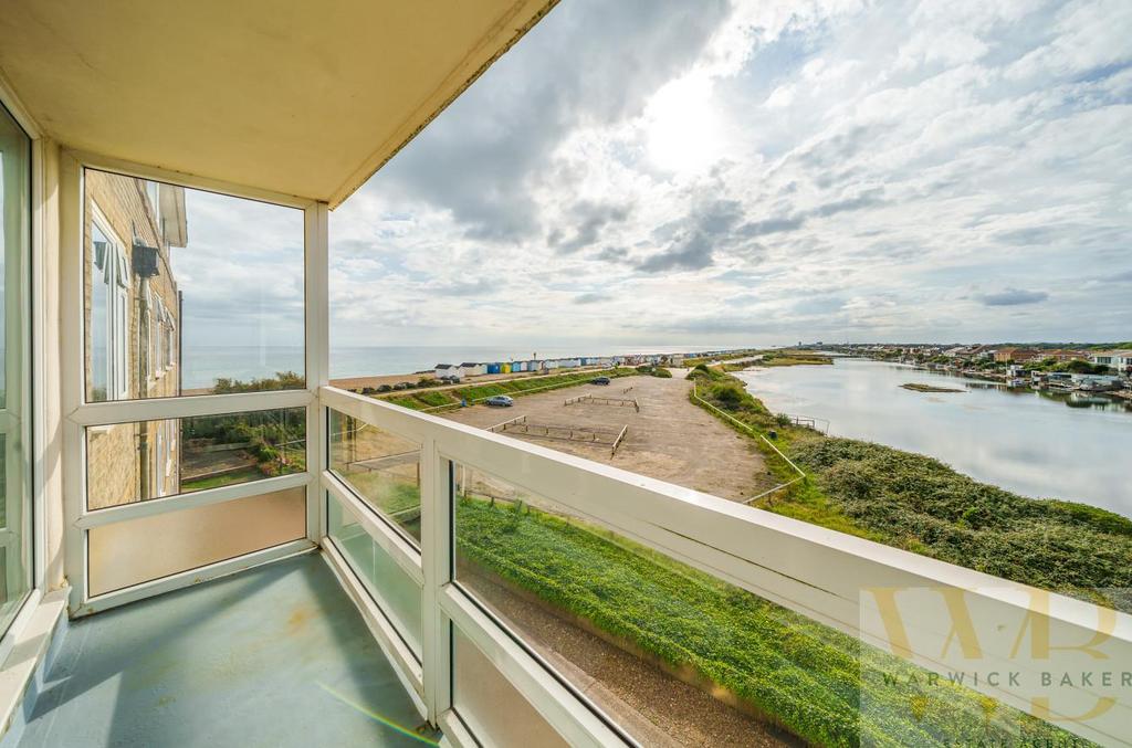 West Beach, ShorehamBySea 2 bed flat for sale £325,000